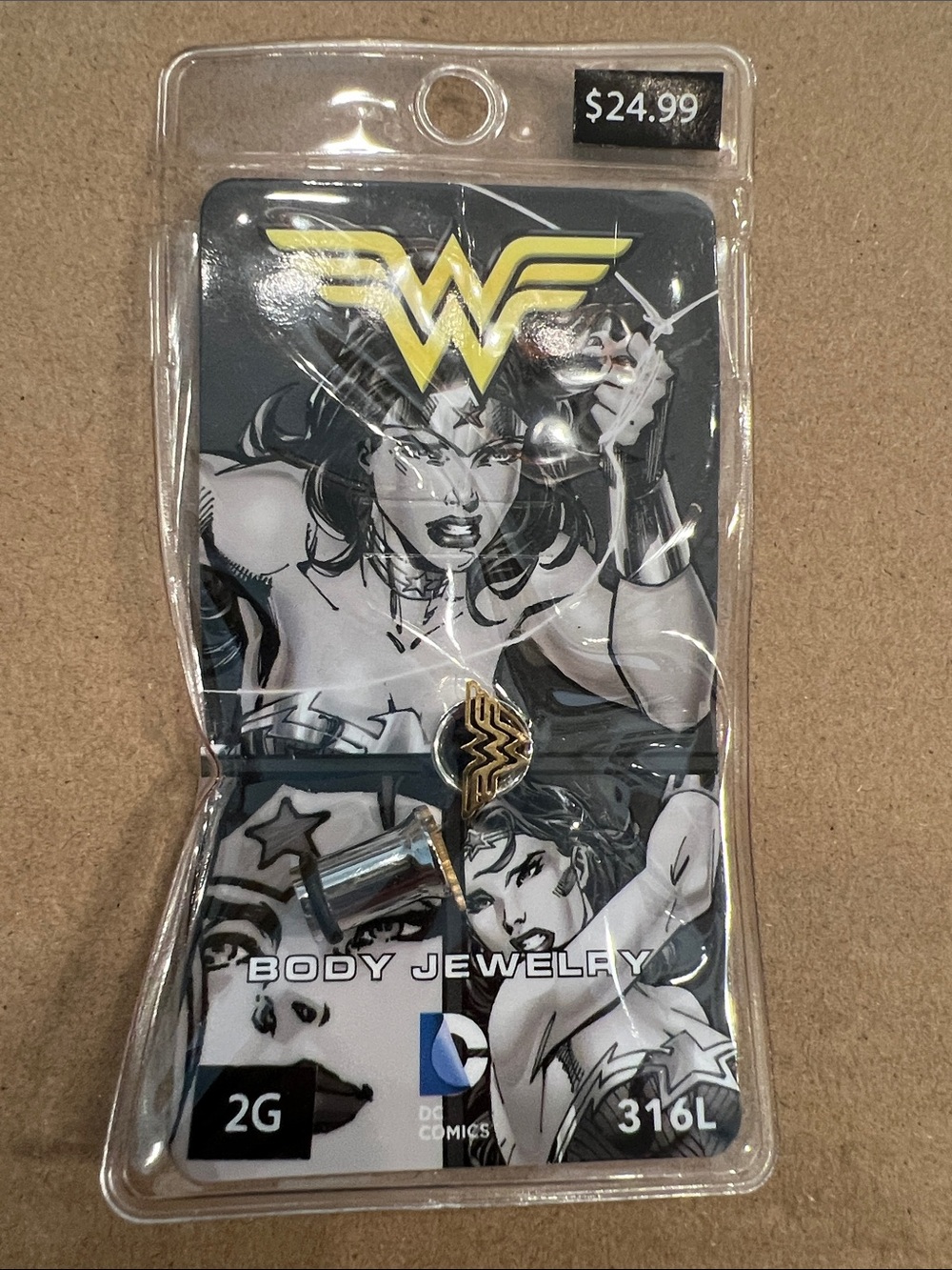 DC Comics Wonder Woman Gold and Black 2G earrings